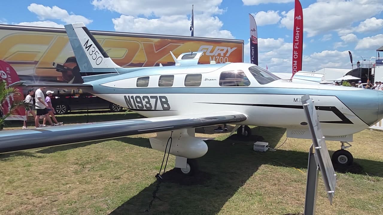 N1937B at KLAL