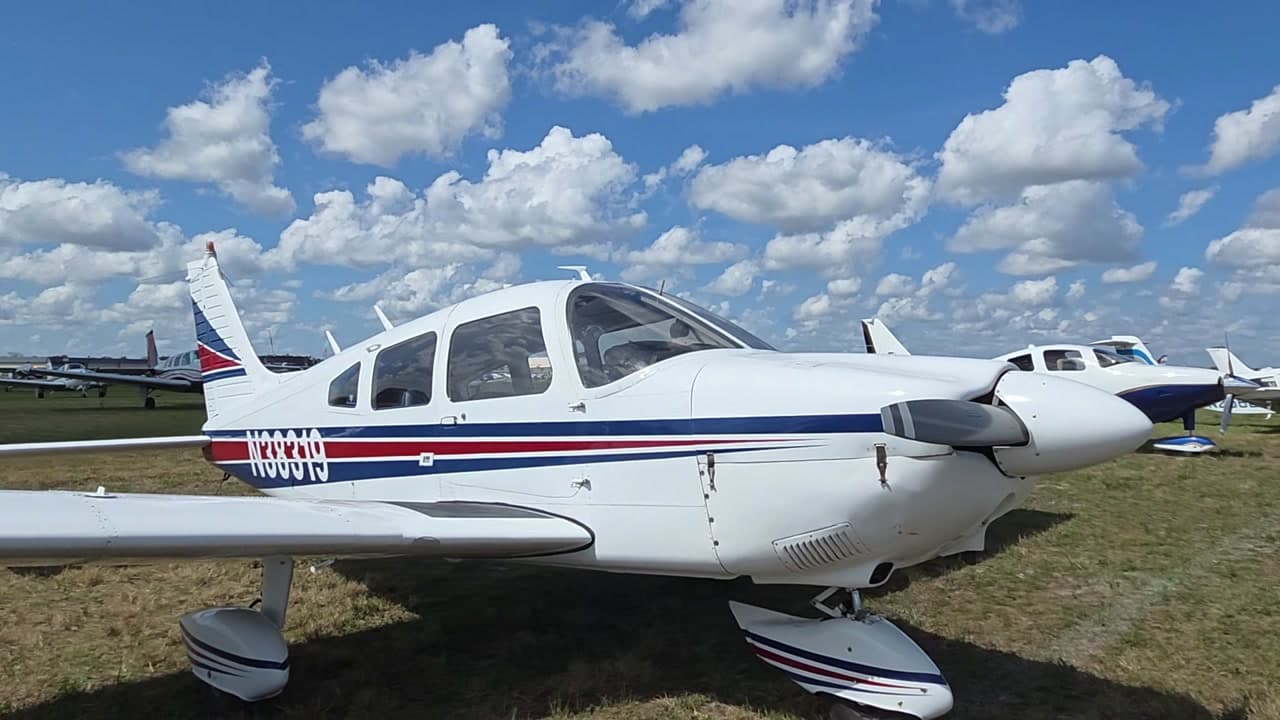 N38319 at KLAL