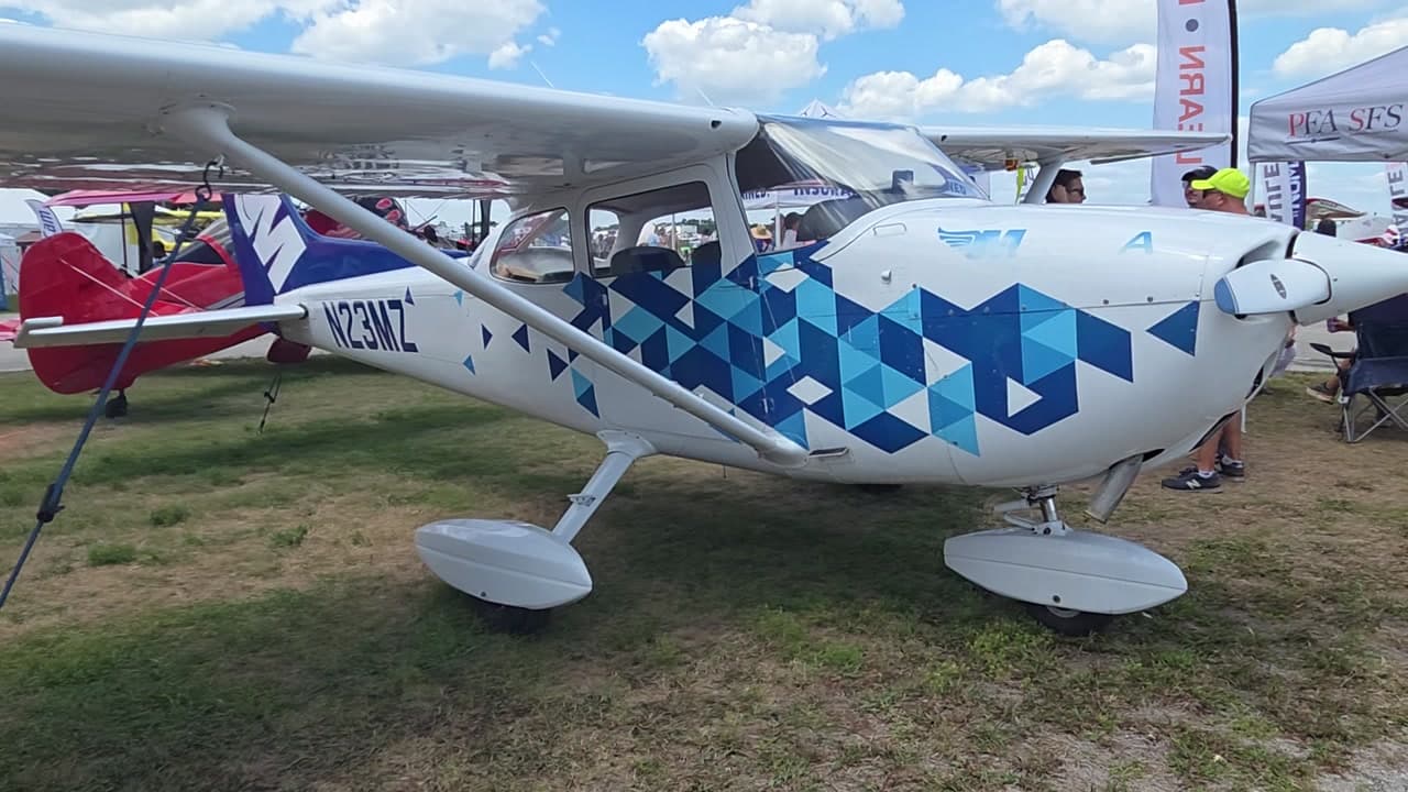 N23MZ at KLAL