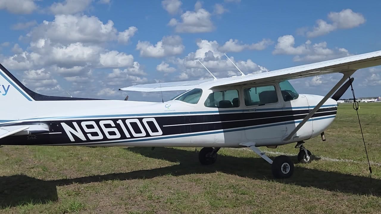 N96100 at KLAL