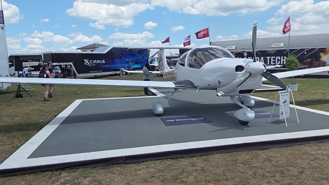N383ME at KLAL