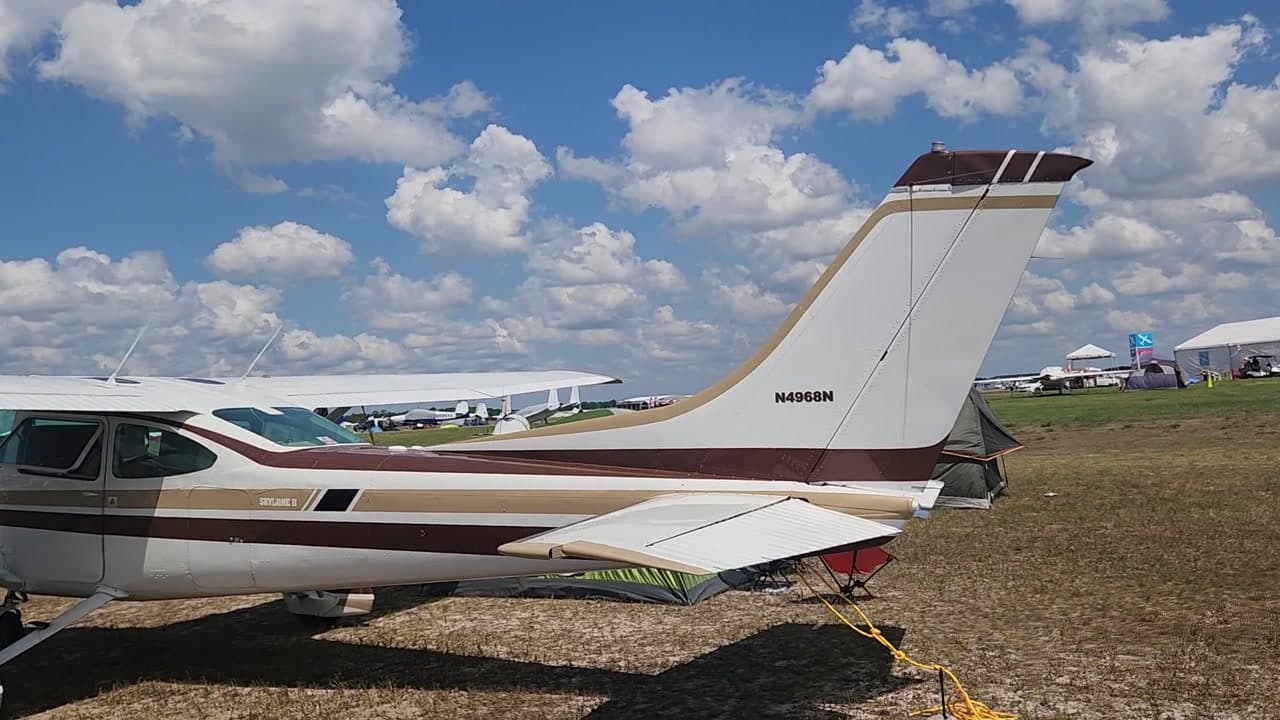 N4968N at KLAL
