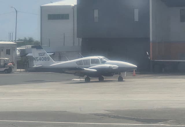 N54089 — Piper Apache PA-23-250