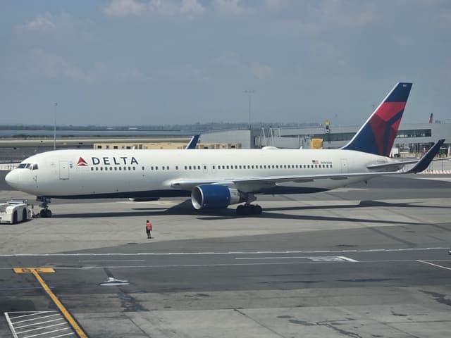 N193DN — Boeing 767-332