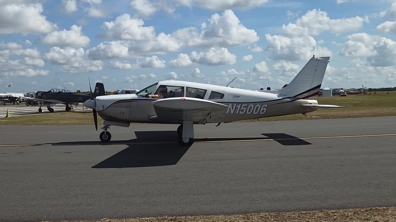 N15006 - Piper PA-28R-200 at KLAL