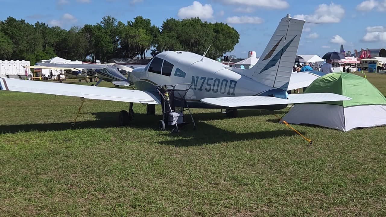 N7500R - Piper PA-28-140 at KLAL