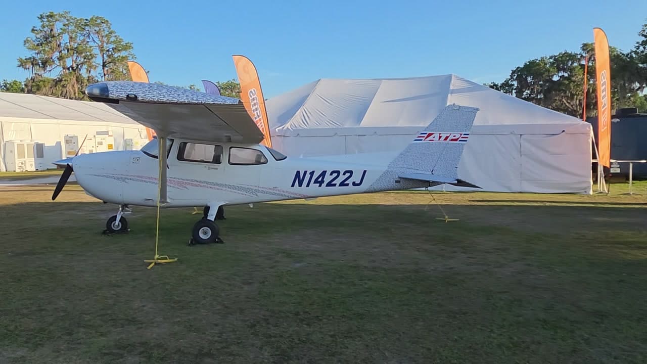 N1422J - Cessna 172S at KLAL