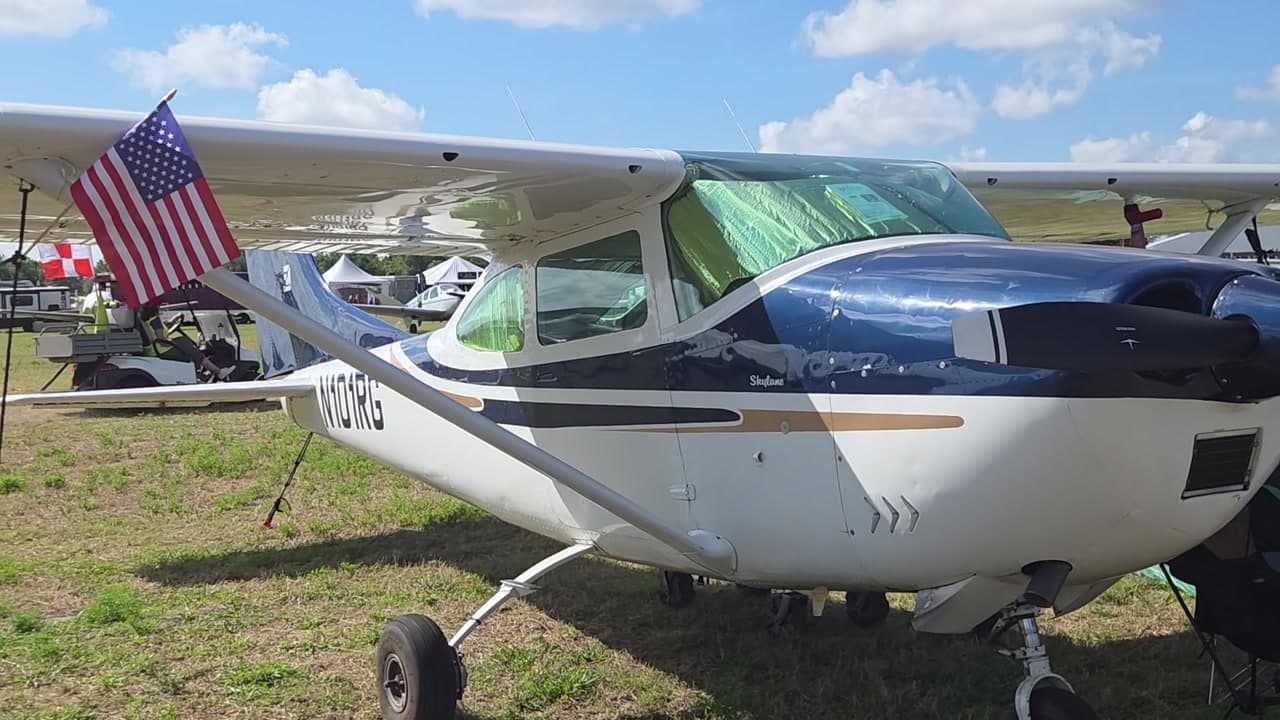 N710RG - Gunther Robert A RV-10 at KLAL