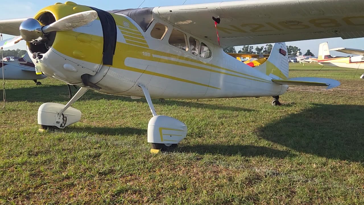 N2168C - Cessna 195B at KLAL