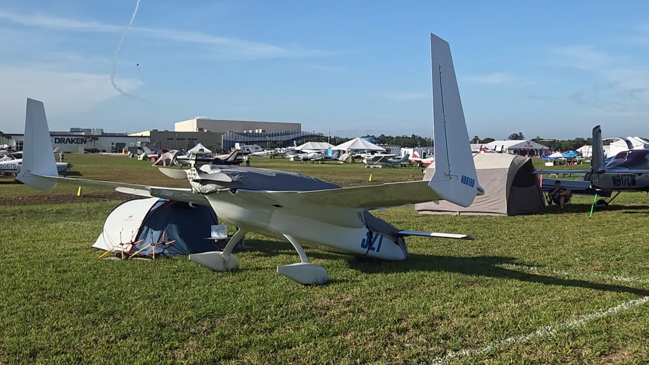 N8818B - Cessna 172 at KLAL